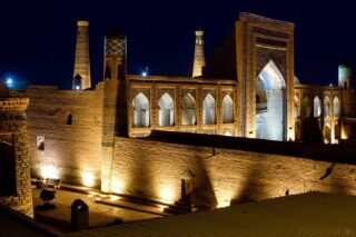 Night Watch
.
.
Built from clay.
Illuminated by time.
.
.
#NightCity #TimelessArchitecture #SilkRoad